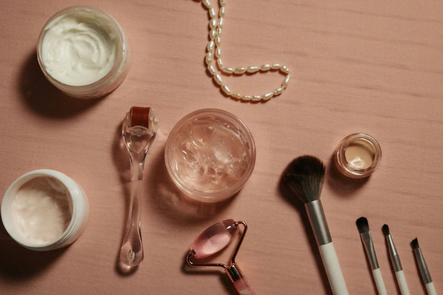 Warum Dermatologen bei diesen 19 Beauty-Produkten zur Vorsicht raten